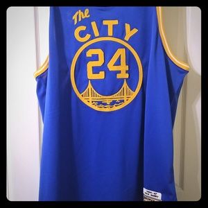 BASKETBALL JERSEY